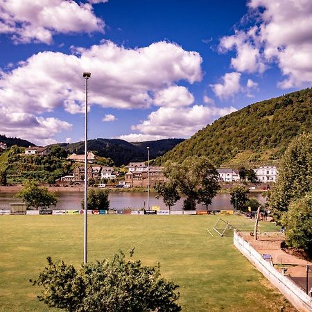 Traumaussicht Kamin Balkon Burgblick 65 Zoll Tv Netflix Sky Joyn Lindenplatz Apartment Bullay Luaran gambar